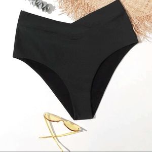 Crossover baiting suit bottoms